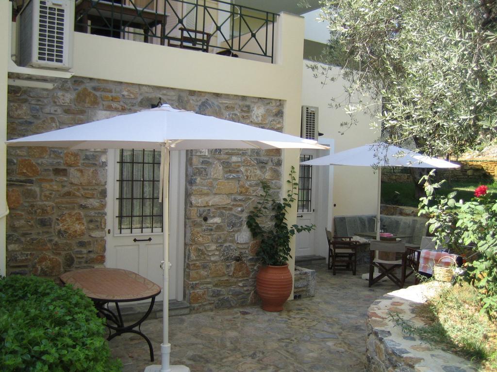 Gera's Olive Grove - Elaionas Lesvou Guest house